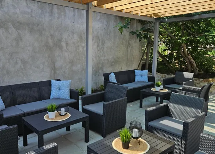 Family House Manolov *