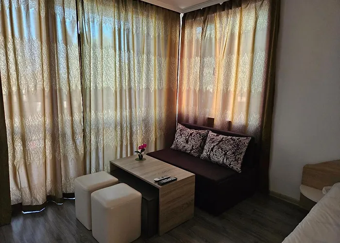 Family House Manolov Hotel